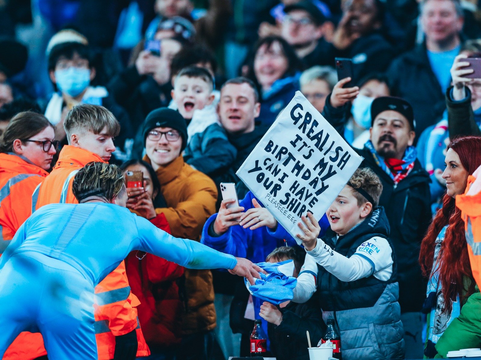 成为万众瞩 成为万众瞩